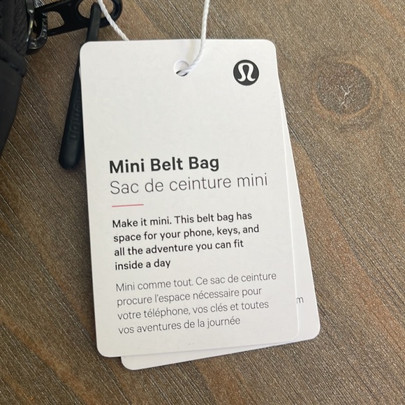 NWT lululemon MINI black belt bag - Picture 3 of 5